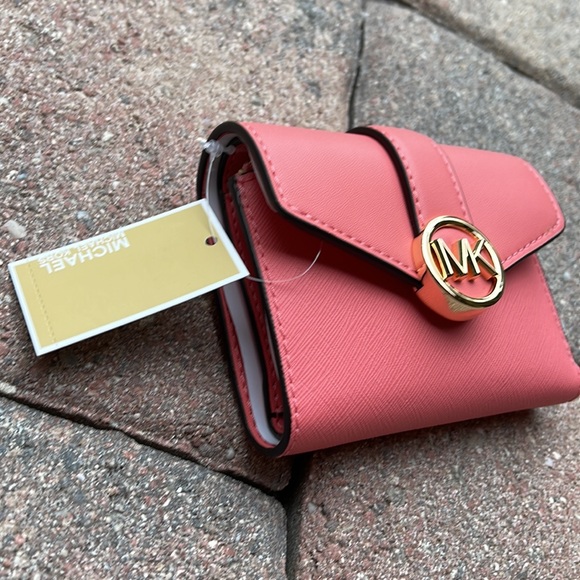 MICHAEL KORS CARMEN MEDIUM LOGO AND FAUX LEATHER WALLET GRAPEFRUIT - Picture 13 of 16